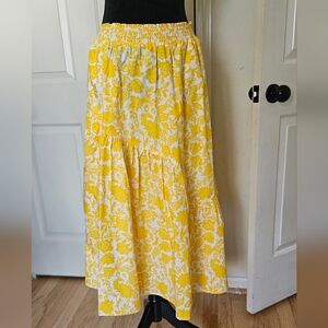 Who What Where skirt with pockets?